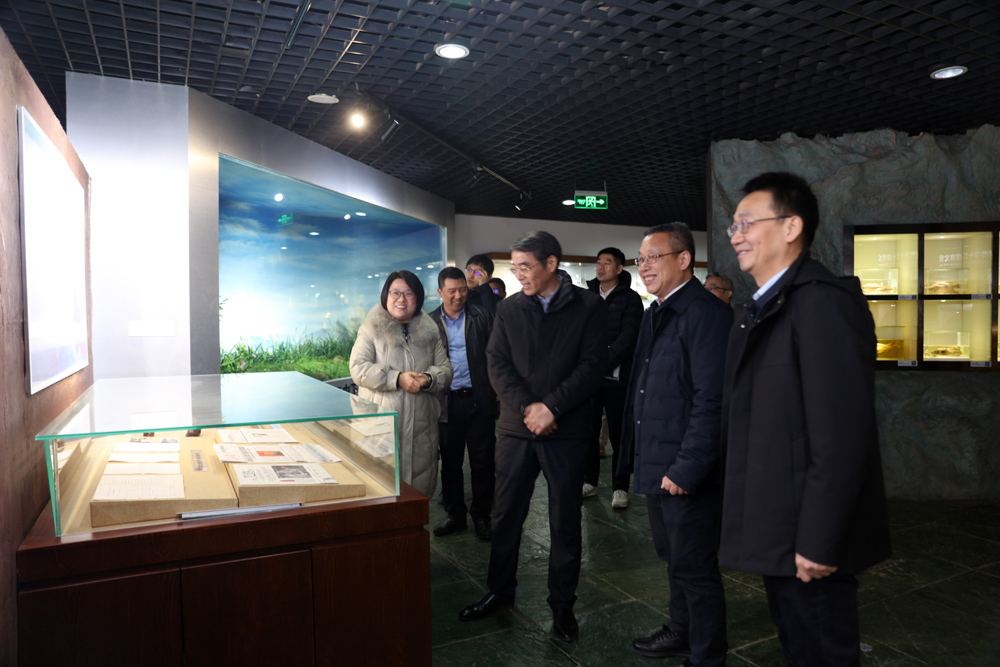 中国水产科学研究院院长、党组副书记崔国辉一行调研水生所